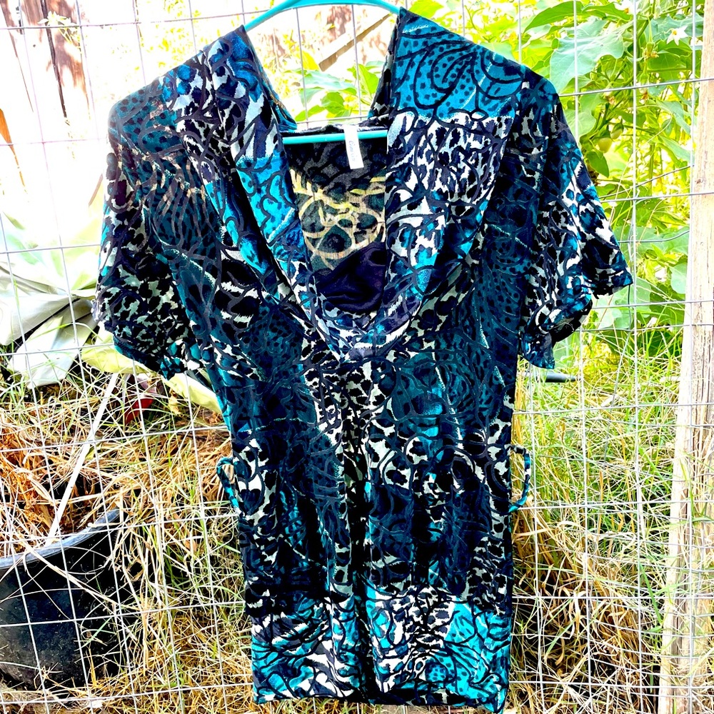 Cami Ceri Medium Multi Colored Leopard, Design Velvet Drape Blouse.